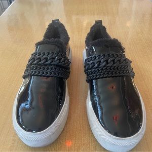 Black patent leather loafer. Kendall+Kylie. SZ 7.5